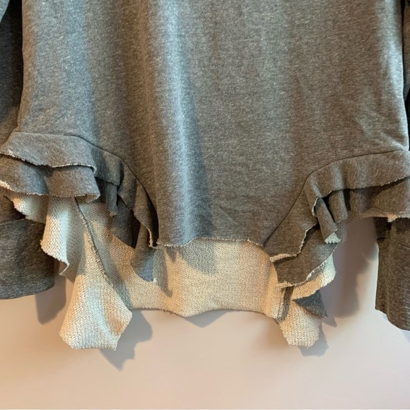 NWT Black Orchid Grey Ruffled Raw Hem Pullover Sweatshirt Size M - Picture 5 of 13